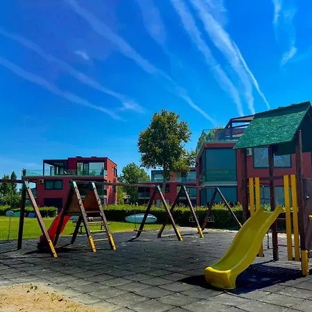 아파트 Bl Yacht Club Art A1 발라톤엘