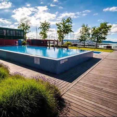 Yacht Club Art A1 アパート バラトンレッレ