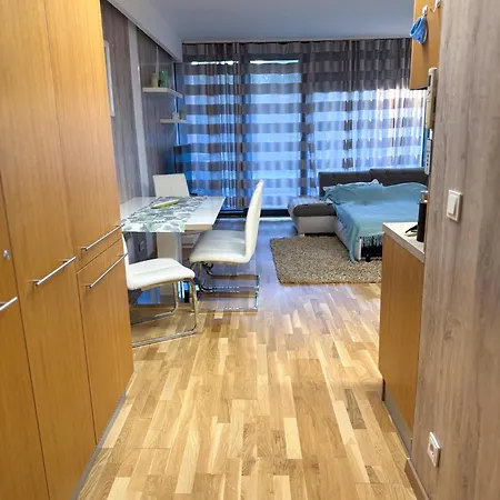 アパート Yacht Club Art A1 *