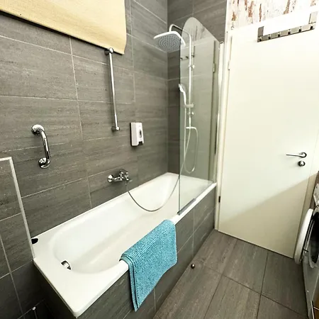 Bl Yacht Club Art A1